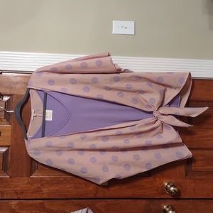 Women's tie kimono in Med/large but will fit up to a 3x. EUC  (tank included)